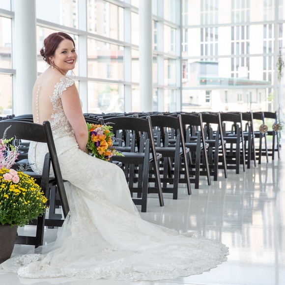 Meet your Posher, Michelle - Picture 2 of 3